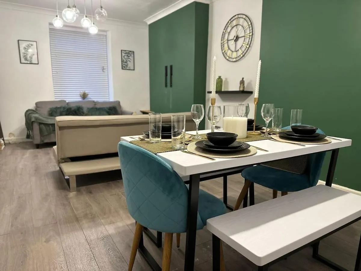 Amazing 2 Bedrooms House Bridgend  0*, Bridgend (Wales) United Kingdom